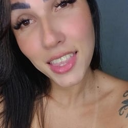 Foto de 24 Thay ao vivo na webcam