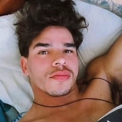 Foto de Abner August ao vivo na webcam