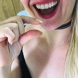 Foto de Ágatha Brunnet ao vivo na webcam