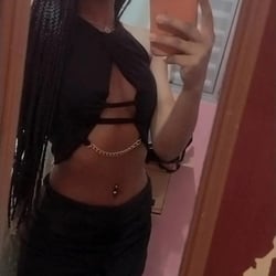 Foto de Ágatha Vicente ao vivo na webcam