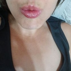 Foto de Aghata Morgan - videos sexo ao vivo Sexo ao Vivo