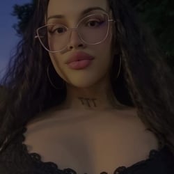 Foto de Aisha Yusky ao vivo na webcam