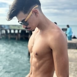 Foto de Alef Dom ao vivo na webcam