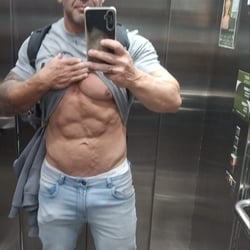 Foto de Aleks - videos sexo ao vivo Sexo ao Vivo