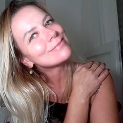 Foto de Alena Schneider ao vivo na webcam