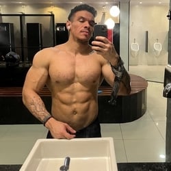 Foto de Alex Ccs ao vivo na webcam