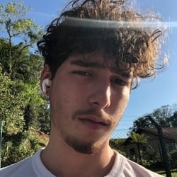 Foto de Alex Delarge ao vivo na webcam