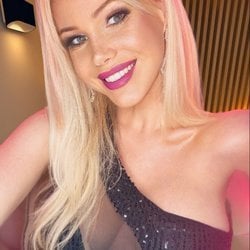 Foto de Alexia Gringa ao vivo na webcam