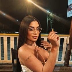 Foto de Alice Loys ao vivo na webcam