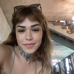 Foto de Alice Lucena ao vivo na webcam