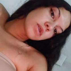 Foto de Lina Machado ao vivo na webcam