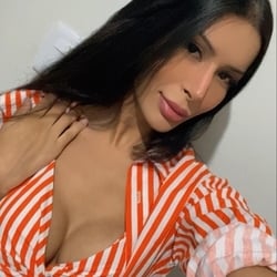 Foto de Aline Bezes ao vivo na webcam