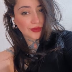 Foto de Aline Olavy ao vivo na webcam