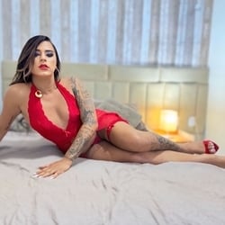 Foto de Aline Spinelli ao vivo na webcam