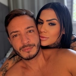 Foto de Aline Tavares ao vivo na webcam