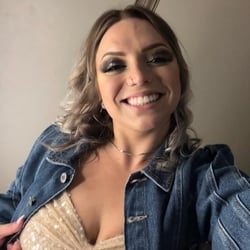 Foto de Ally Hoops ao vivo na webcam