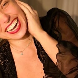 Foto de Amora Blue ao vivo na webcam