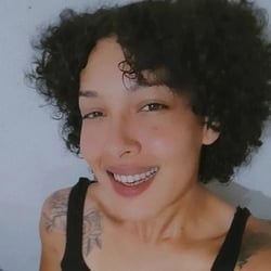 Foto de Ana Annenberg ao vivo na webcam