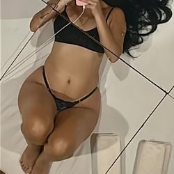 Foto de Ana Lavínia ao vivo na webcam