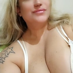 Foto de Andressa Pfeifer ao vivo na webcam