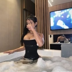 Foto de Belly Hot ao vivo na webcam