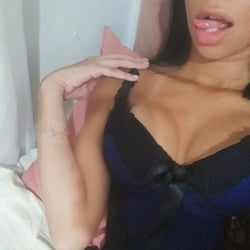 Foto de Angelina Pati ao vivo na webcam