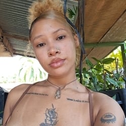 Foto de Aninha LI ao vivo na webcam