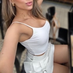 Foto de Aninha Schultz ao vivo na webcam