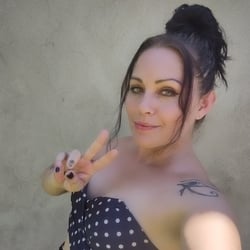 Foto de Anne Angel ao vivo na webcam