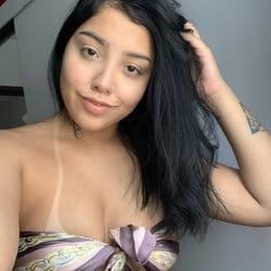 Foto de Anne Loirrs ao vivo na webcam