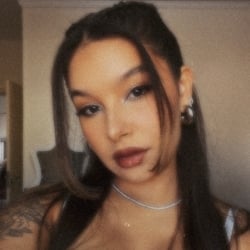 Foto de Anne Magalhães ao vivo na webcam