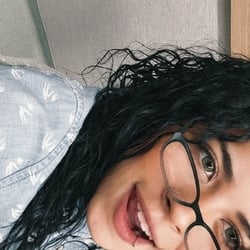 Foto de Anne Rodrigues ao vivo na webcam