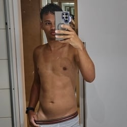 Foto de Apolo Lim ao vivo na webcam