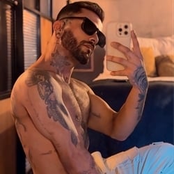 Foto de Apolo Oliver ao vivo na webcam