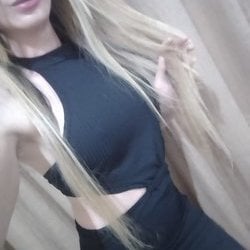 Foto de Ariella Bel ao vivo na webcam