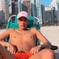 Foto de Arthur Gael ao vivo na webcam