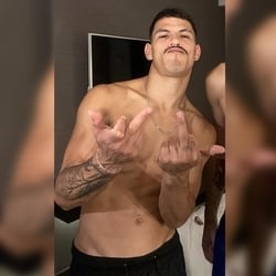 Foto de August Phellipe ao vivo na webcam