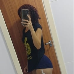 Foto de Ayla Nogueira ao vivo na webcam