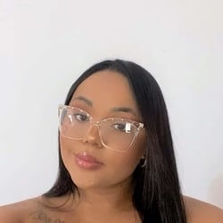 Foto de Aysha M ao vivo na webcam