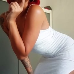 Foto de Babi Hotwife ao vivo na webcam