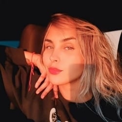 Foto de Babi Surfistinha ao vivo na webcam