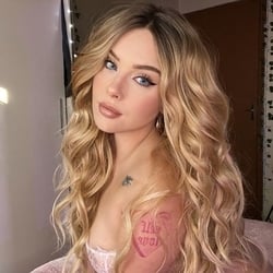 Foto de Baby Blondie ao vivo na webcam