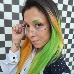 Foto de Babyy Metal ao vivo na webcam