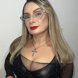 Bea Flores