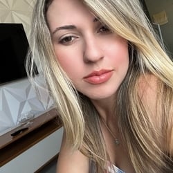 Foto de Beatriz Bennett ao vivo na webcam