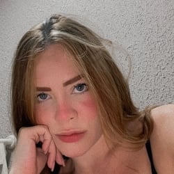 Foto de Bella Harper ao vivo na webcam