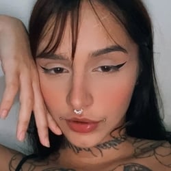 Foto de Belle Blood ao vivo na webcam