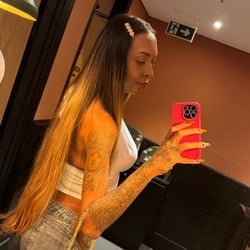 Foto de Bezona 777 ao vivo na webcam