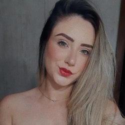 Foto de Bi Pink ao vivo na webcam