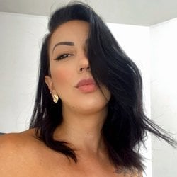 Foto de Bia Dos desejos ao vivo na webcam